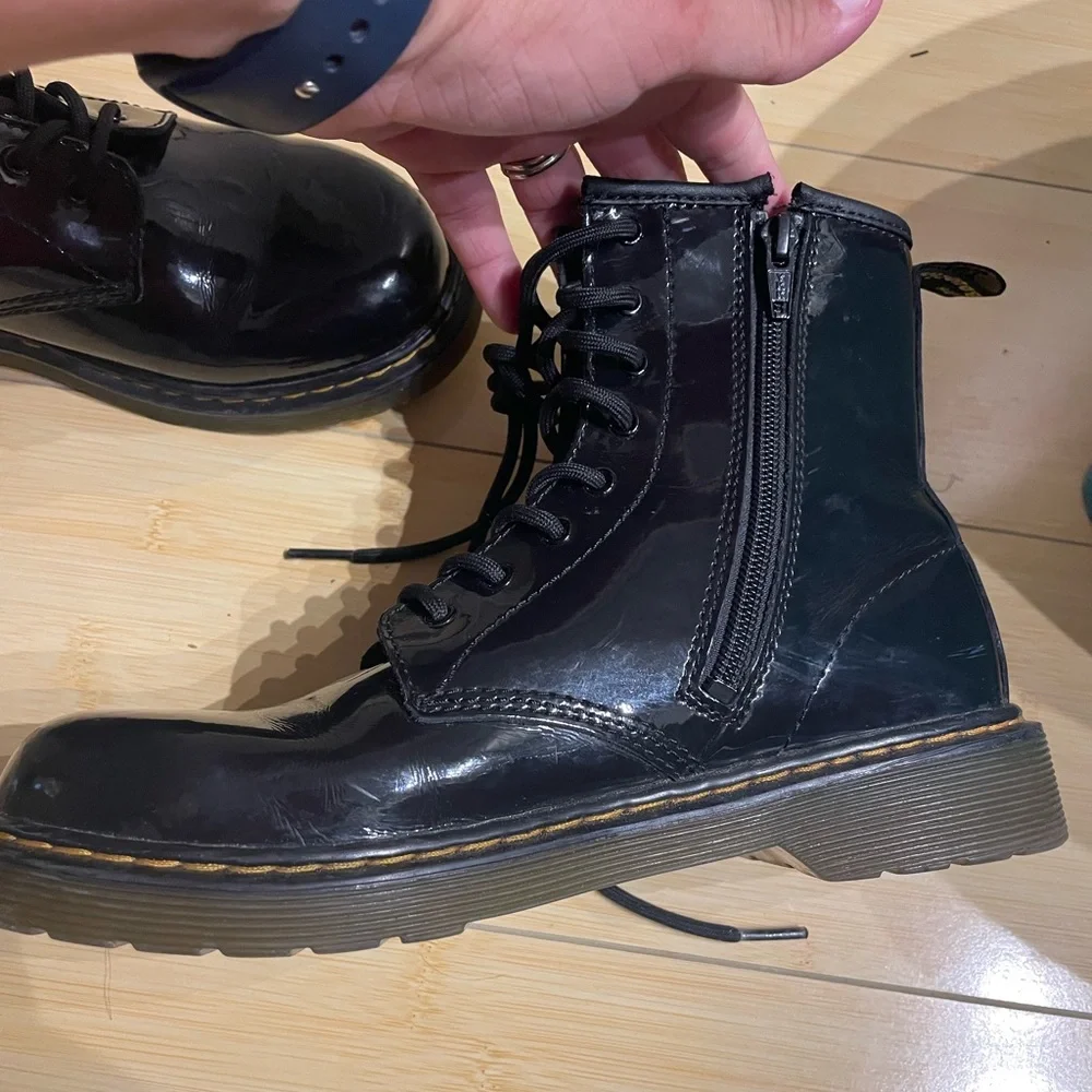 Dr. Martens Black Patent Leather Lace up boots 1460Y girls‎ 6/boys 5
